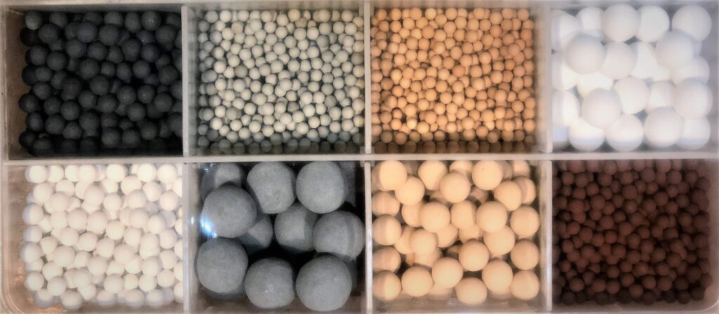 セラミックボール製造見本　Φ1㎜程度から造粒可能です。